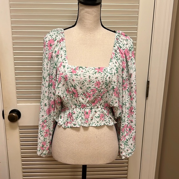 Chaser Long Sleeve Crop Top in Grey, Size Medium, NWT - Picture 4 of 17